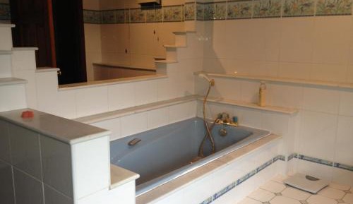 Twin Room with Private External Bathroom