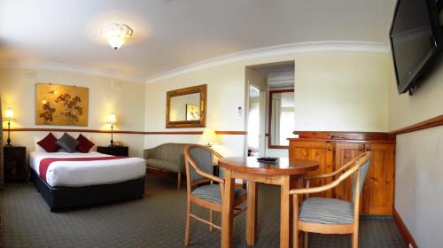 Two-Bedroom Suite with Spa Bath