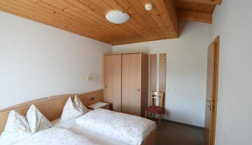 Apartment with Mountain View