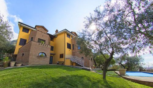 Suite with Garden and Pool 