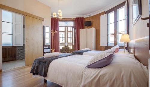 Superior Twin Room with City View