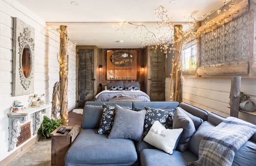 Wasaga Beach Apartment | The Coolest Funkiest Boathouse Style Studio