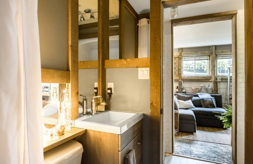 Wasaga Beach Apartment | The Coolest Funkiest Boathouse Style Studio