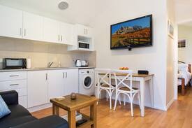 Frankston House | Cedar cottage at the heart of Frankston