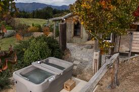 Wanaka Cabin | The cosy cabin with stunning view and private spa
