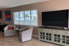 Venice Apartment | Aloha Unit 2 Beachfront Best Beach Views in Venice