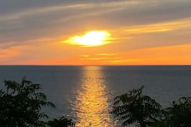 Port Dalhousie House | Port Dalhousie Craftsman Beach House -sleeps 6
