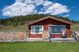 Division No. 3 Cabin | Flint Rock Ranch - The Panabode