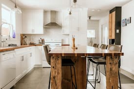 Mahone Bay House | Across The Cove Beach House - close to Nordic Spa