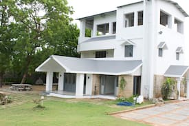 Covelong Beach Villa | 5 elements Themed house by Nahar gardens on ECR