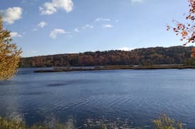 Whitingham Cabin | Lake front log cabin close to Mount snow