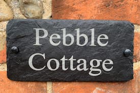 Farnham House | Pebble Cottage, great location, self contained