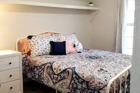 Phenix City Cabin | Lake Front Comfy Cabin, just minutes from downtown
