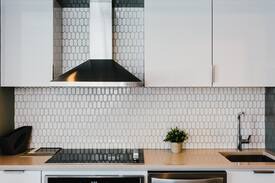 Winnipeg Apartment | LXTX Modern Luxury Suite - (2 Parking Spots)