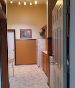 Okanagan-Similkameen House | Over The Bridge Suite