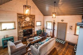 Old Washington Cabin | Wooly Bear Cabin-Secluded-5 Minutes From Salt Fork