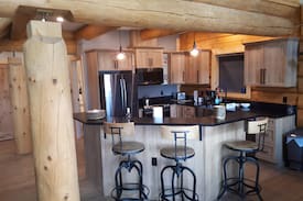 Sheridan Lake Cabin | Luxury Lakefront Log Home on Sheridan Lake B.C.