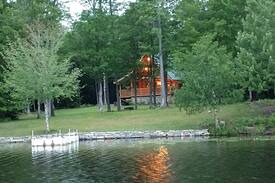 Whitingham Cabin | Lake front log cabin close to Mount snow