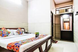 Bani Park Hotel | Cozy Deluxe room in jaipur
