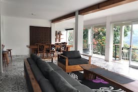 Ciumbuleuit Villa | Villa di dago bandung dg view lembah yang cantik