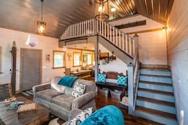 Old Washington Cabin | Wooly Bear Cabin-Secluded-5 Minutes From Salt Fork