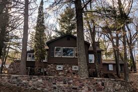 Spooner House | Rustic Private Oasis on Middle McKenzie Lake