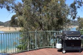 Taylor Bay House | Deep Water Retreat - Lake Eildon Holiday Rentals