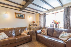 Hopton on Sea Cabin | Honeysuckle Cottage. Dog friendly & near the beach