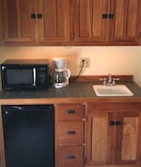 Shullsburg Apartment | Lead Region Lodging Suite