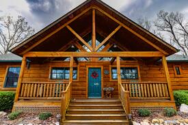 Stanley Cabin | Edensview Cabin @shenandoahwoods with a view