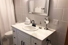 Hubbardsville Bed & Breakfast | The C. Hubb - Cobbler's Hideaway Room