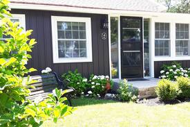 Historic Old Town House | Dunbar Cottage Niagara on the Lake