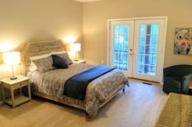 Six Mile House | Hickory Lodge and Guest House, Suite A