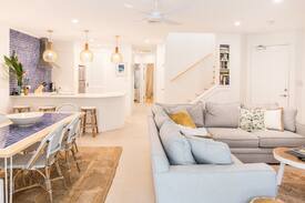 Port Douglas House | Amaroo Villa - Absolute Beachfront Port Douglas