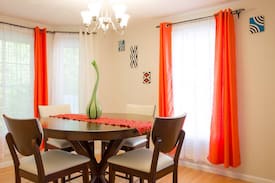 Dover House | Close to everything! Cute Comfy Red Room in Dover