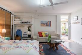 Cronulla House | Salmon Hall: Self Contained Studio Cronulla South