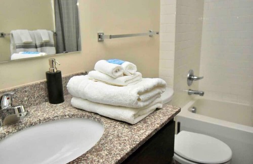 Downtown Kansas City Apartment | ☆UNIQUE 2Bed Loft☆ Downtown KC