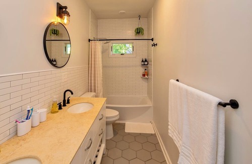 Greenwood Lake House | Spacious and modern lakefront home 1 hour from NYC