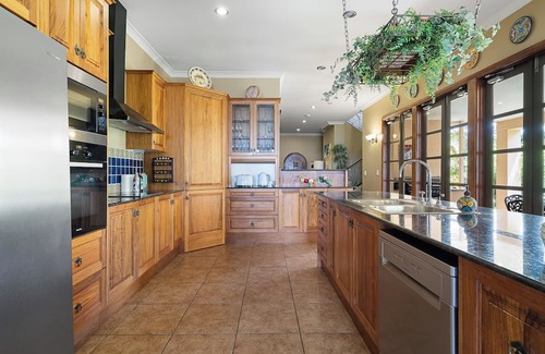 Swan Bay House | Casa Pacifica - A trip to Spain, 2 Hours From Sydney. Luxury Waterfront Villa, Escape, Relax, Reset.