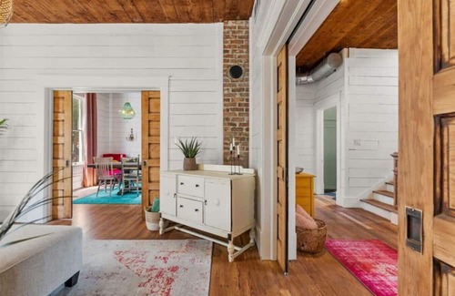 Galveston House | Historic Sheek and Modern Home Blocks from Strand