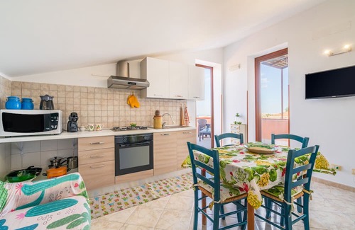 Tiche Apartment | Apartment 'Appartamento A Ficu Pala Siracusa' with Sea View, Wi-Fi and Air Conditioning