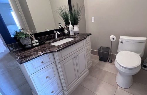 West Vancouver Apartment | Ocean View Luxury Suit Room With Patio