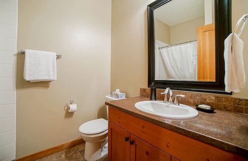 Kent Ski Chalet | Unit #2 | Harrison Chalet Suites @ Harrison Hot Springs