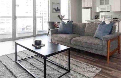Downtown Detroit Apartment | Amazing 2Br 2Ba Duplex Condo W/ City View