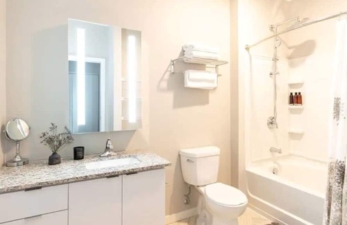 Downtown Detroit Apartment | Amazing 2Br 2Ba Duplex Condo W/ City View
