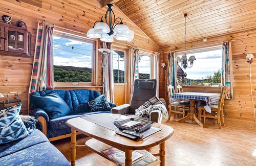 Gulen Municipality House | 6 person holiday home in Ånneland