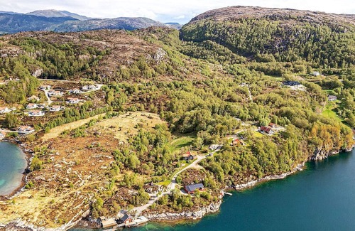 Gulen Municipality House | 6 person holiday home in Ånneland