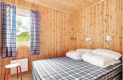 Gulen Municipality House | 6 person holiday home in Ånneland