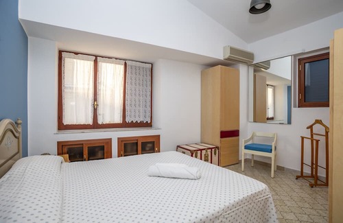 San Giorgio House | Holiday Home 'La Terrazza' with Sea View, Private Terrace and Air Conditioning
