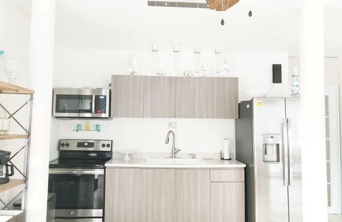 Tierras Nuevas Poniente House | Summer Vacation Puerto Rico with pool 1st FL.